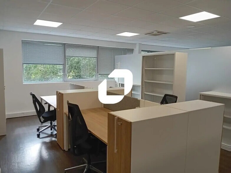 Bureau dans Collégien à louer - Photo de l’immeuble – Image 2 sur 7