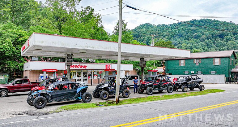 524 Campbells Creek Dr, Charleston, WV à vendre - Photo de l’immeuble – Image 2 sur 3