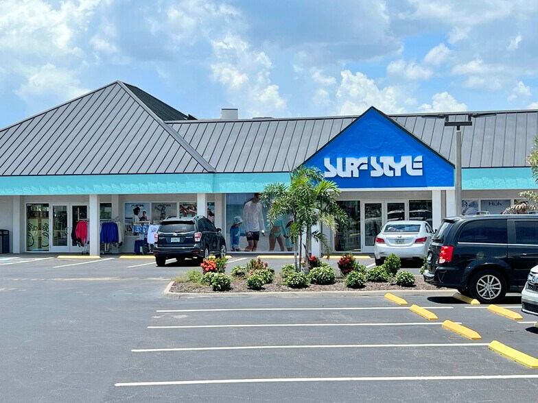 7205 Estero Blvd, Fort Myers, FL à louer - Photo de l’immeuble – Image 2 sur 7