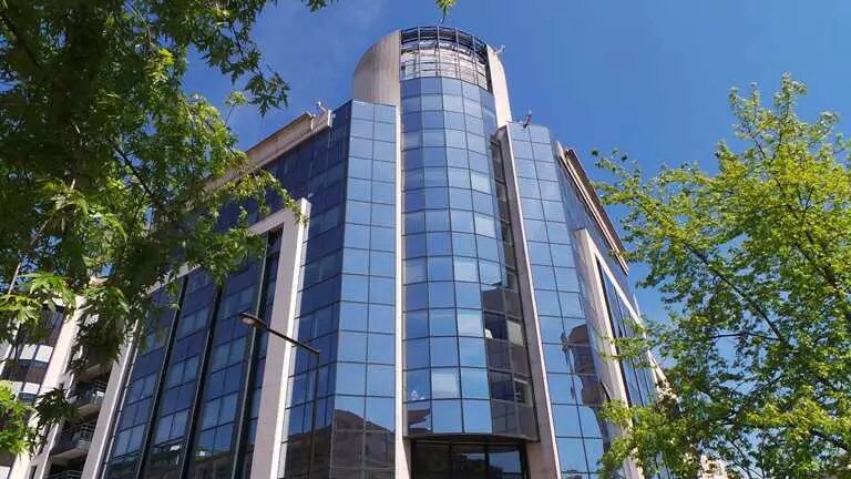 Bureau dans Boulogne-Billancourt à louer - Photo de l’immeuble – Image 1 sur 9