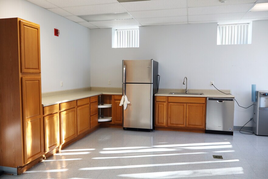 726 N Cherry St, Winston-Salem, NC à louer - Photo de l’immeuble – Image 3 sur 5