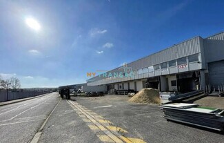 Plus de détails pour Local d'activités à louer