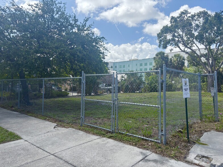 1420 5th St, Sarasota, FL à vendre - Photo de l’immeuble – Image 2 sur 9