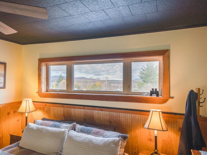 233 Park St, Tupper Lake, NY à vendre - Photo de l’immeuble – Image 3 sur 46
