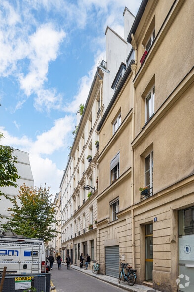 10 Rue Saint-Joseph, Paris à louer - Photo de l’immeuble – Image 2 sur 4