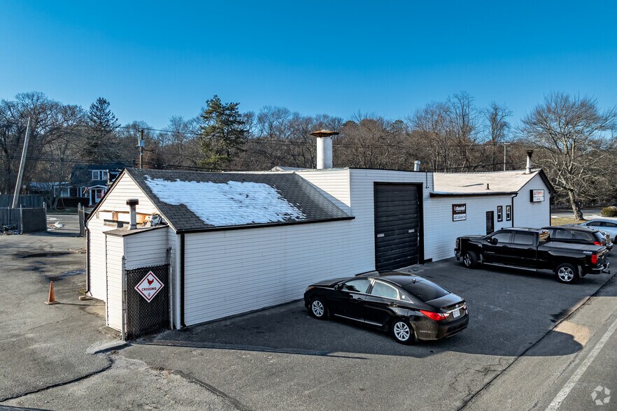 2448 Montauk Hwy, Brookhaven, NY à vendre - Photo de l’immeuble – Image 2 sur 4