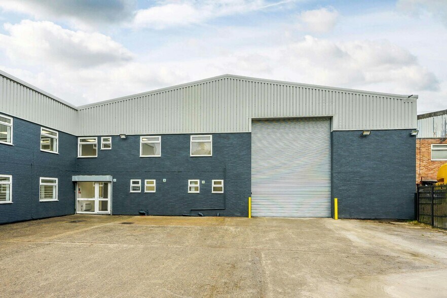 Bedworth Rd, Coventry à louer - Photo de l’immeuble – Image 2 sur 9