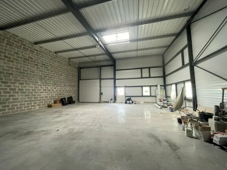 Local d'activités dans Bretteville-sur-Odon à vendre - Photo intérieure – Image 3 sur 4