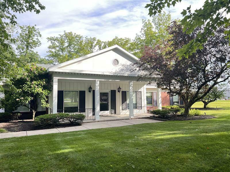 1925 Indian Wood Cir, Maumee, OH à vendre Photo de l’immeuble– Image 1 sur 5