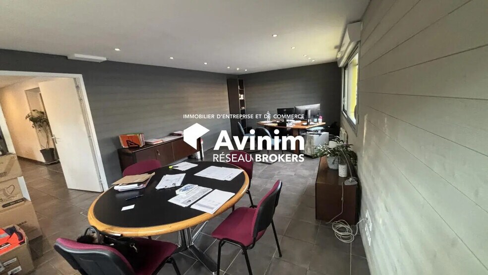 Local d’activités dans Le Havre à louer - Photo de l’immeuble – Image 3 sur 5