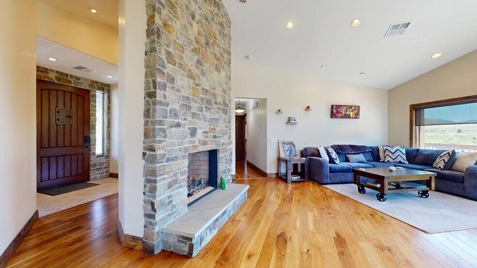 9 Fopar Ln, Cameron, MT à vendre - Photo de l’immeuble – Image 3 sur 33