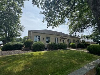 Plus de détails pour 131 W Montauk Hwy, Hampton Bays, NY - Local commercial à vendre