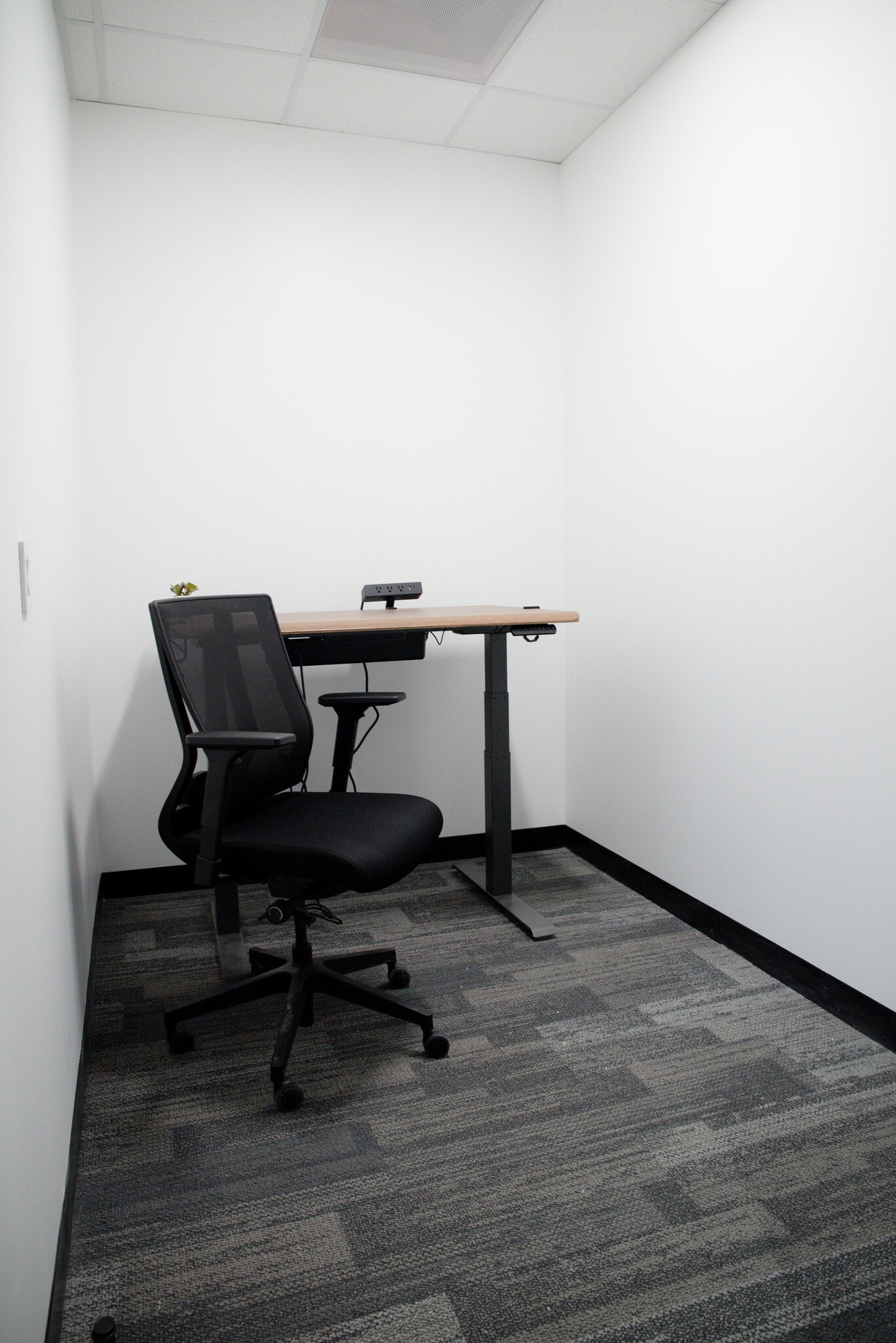 5825 University Research Ct, College Park, MD à louer Photo intérieure– Image 1 sur 1