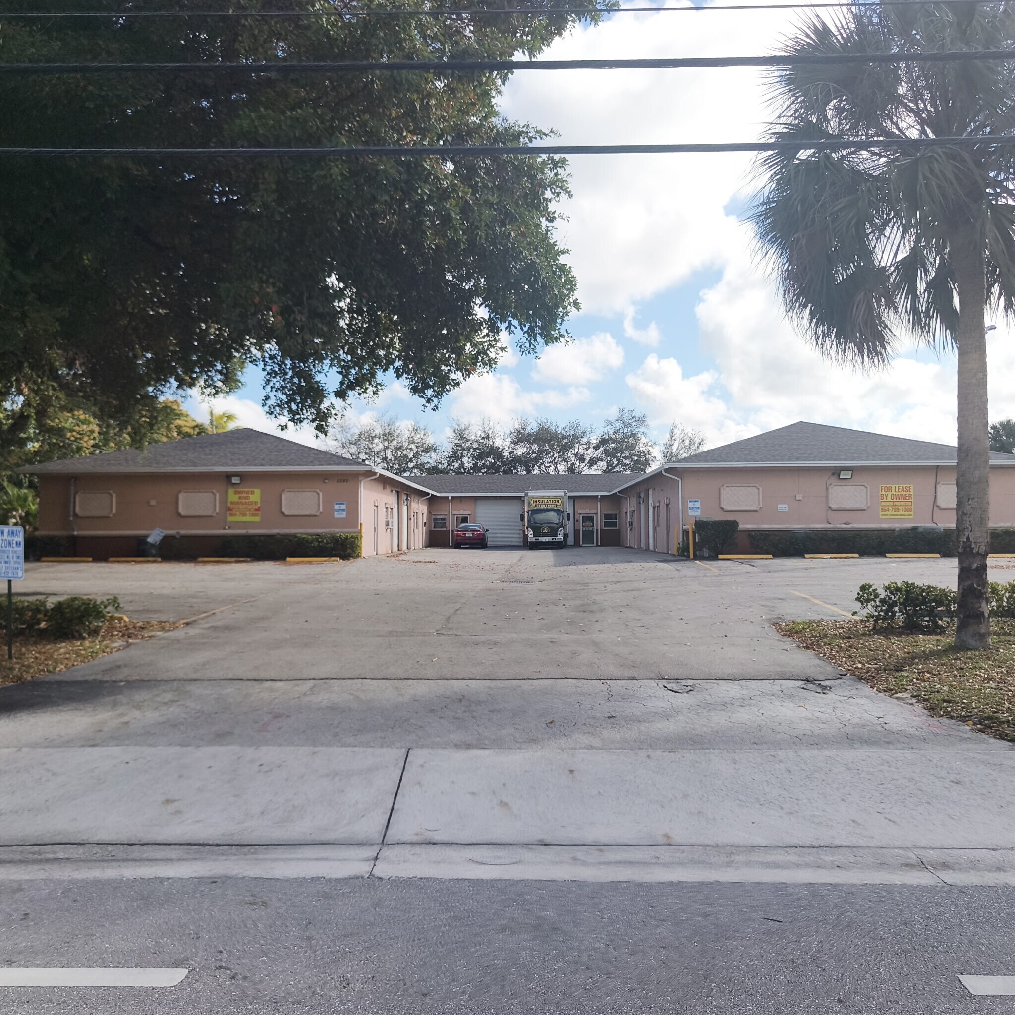 5280 10th Ave N, Greenacres, FL à vendre Photo principale– Image 1 sur 9