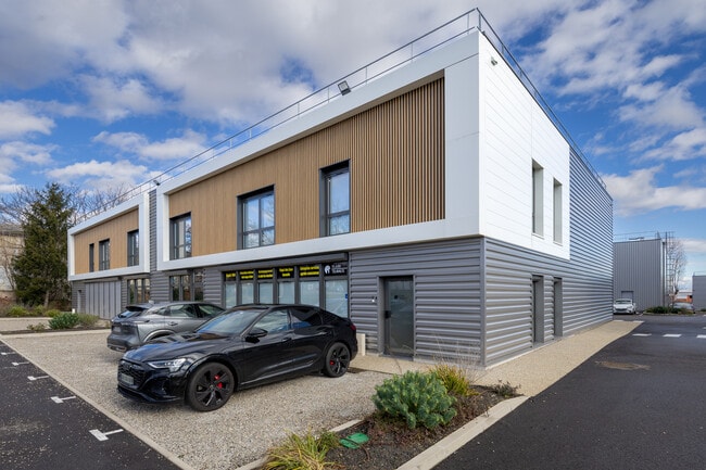 Plus de détails pour 73 Route De Corbas, Vénissieux - Local d’activités à vendre