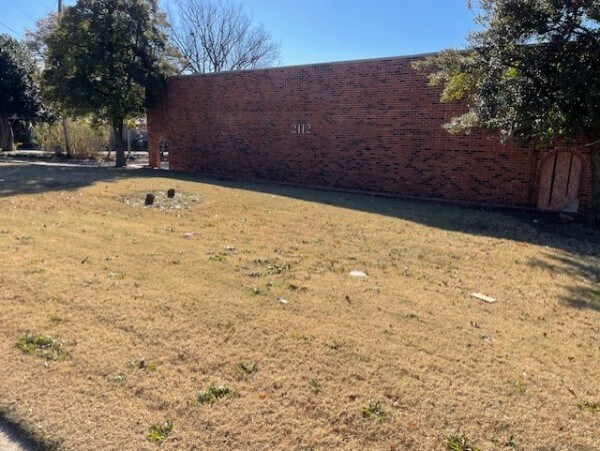 2112 Hollywood Dr, Jackson, TN à vendre - Photo de l’immeuble – Image 3 sur 21