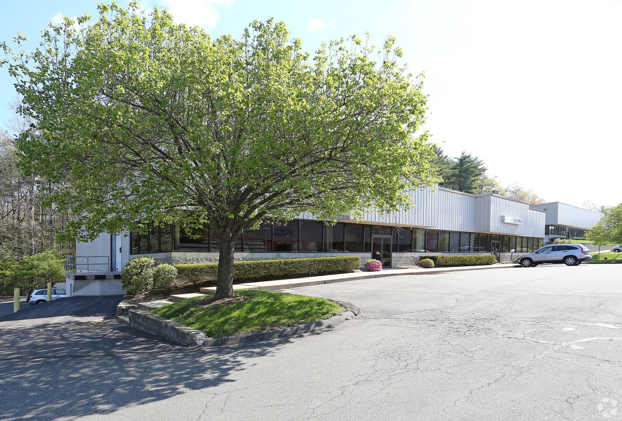 12 Cheryl Dr, Canton, CT à louer Photo principale– Image 1 sur 5