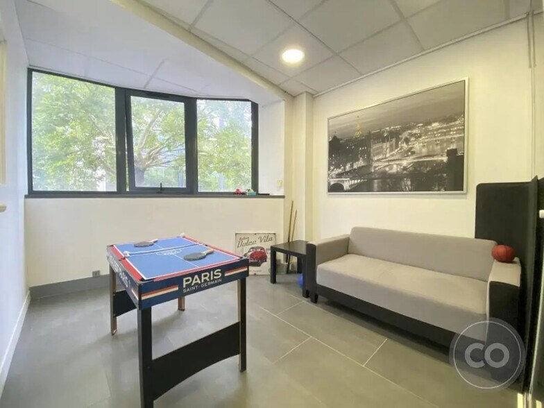 Bureau dans Boulogne-Billancourt à louer - Photo de l’immeuble – Image 1 sur 4