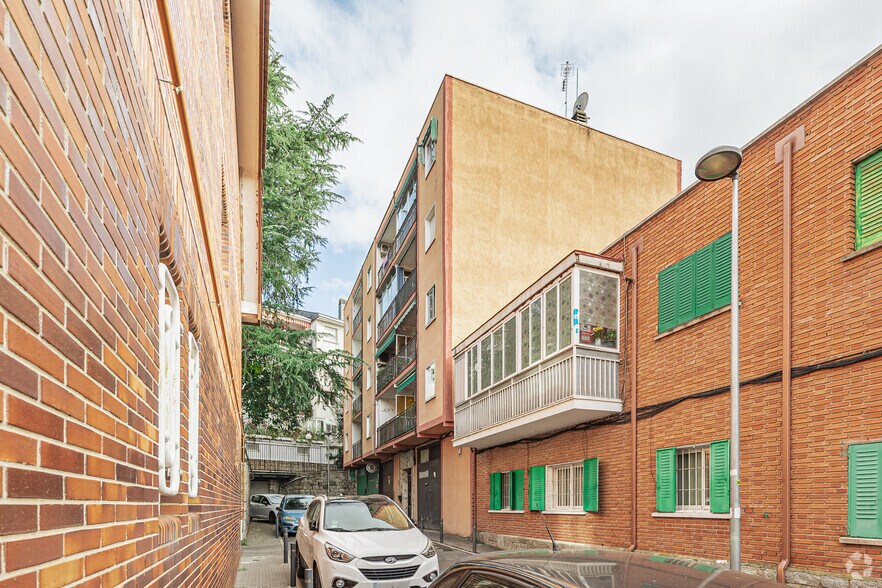 Immeuble residentiel dans Collado Villalba, Madrid à vendre - Photo de l’immeuble – Image 2 sur 3