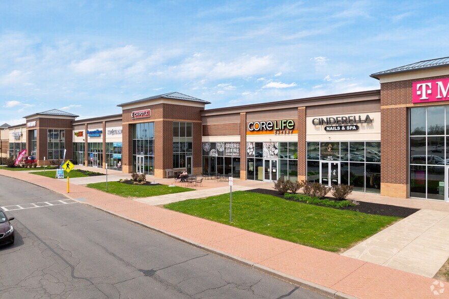 933 Holt Rd, Webster, NY à louer - Photo principale – Image 1 sur 7