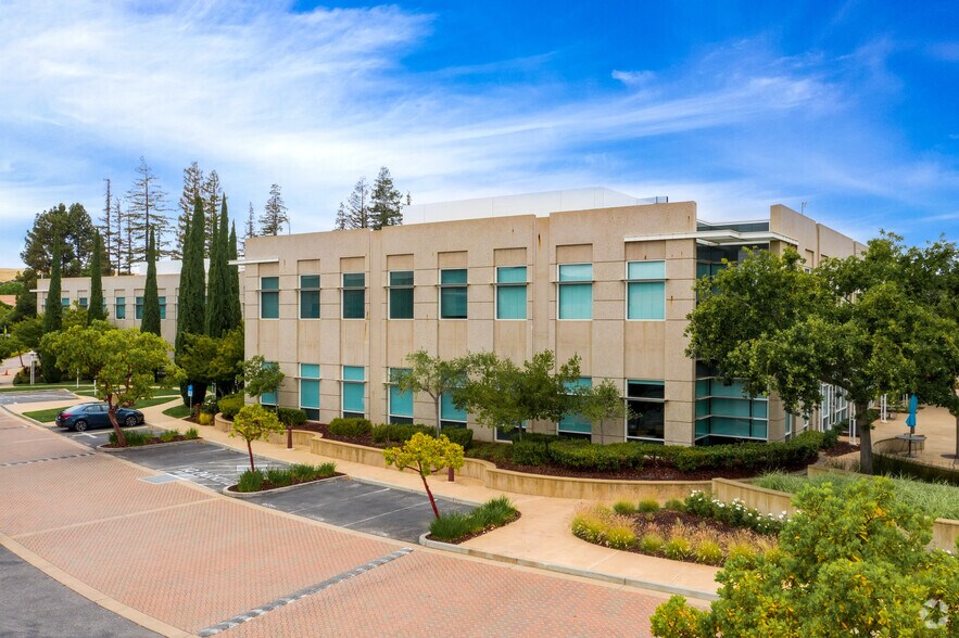 3301 Hillview Ave, Palo Alto, CA à louer - Photo de l’immeuble – Image 1 sur 14