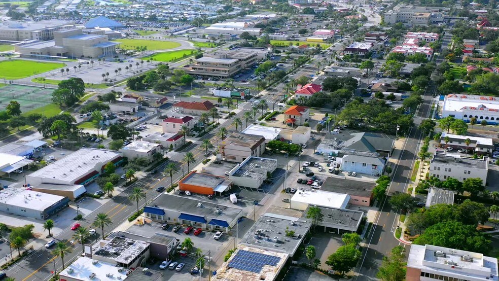 333 Tamiami Trl S, Venice, FL à louer - Vidéo sur l’annonce professionnelle – Image 2 sur 5