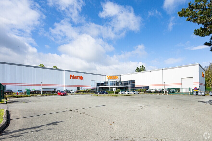 Industriel/Logistique dans Villejust à louer - Photo principale – Image 1 sur 2