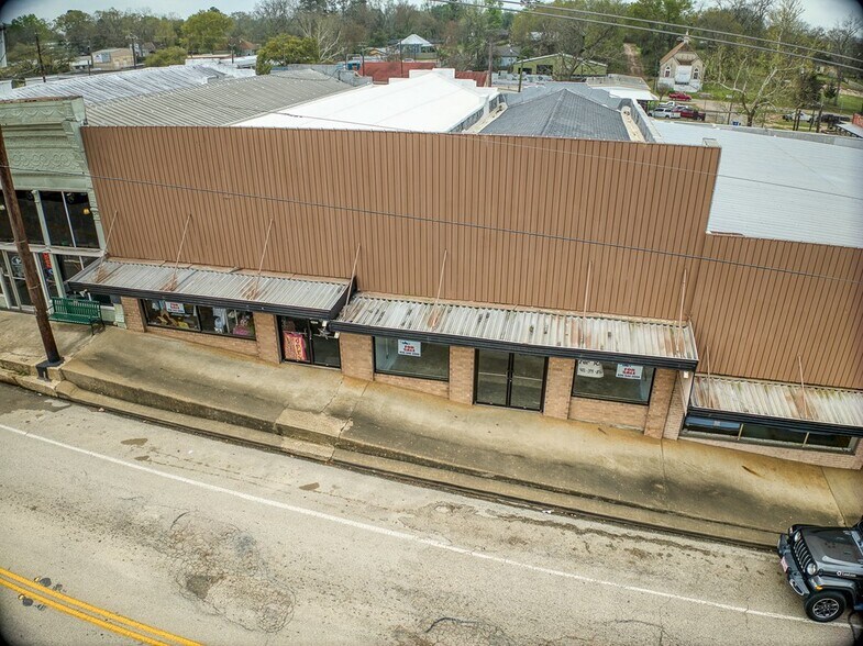 307 E Goliad Ave, Crockett, TX à vendre - Photo de l’immeuble – Image 3 sur 5