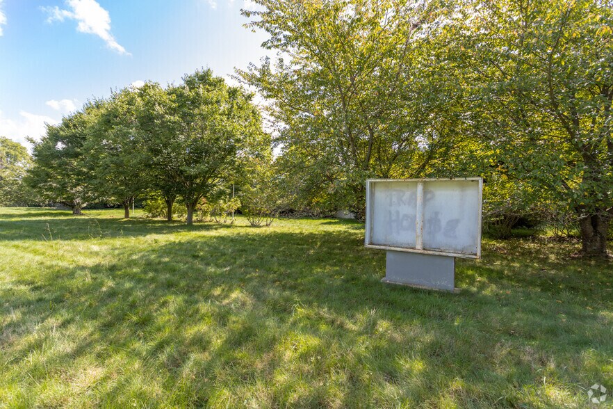 110 Woodfern Rd, Branchburg, NJ à vendre - Photo de l’immeuble – Image 2 sur 6