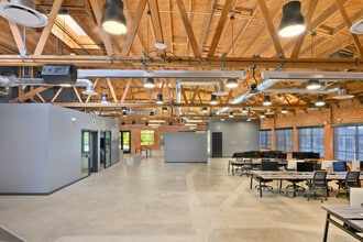 2223-2229 S Carmelina Ave, Los Angeles, CA à louer Photo de l’immeuble– Image 1 sur 13
