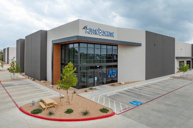 Plus de détails pour Hero Way West, Leander, TX - Industriel/Logistique à louer