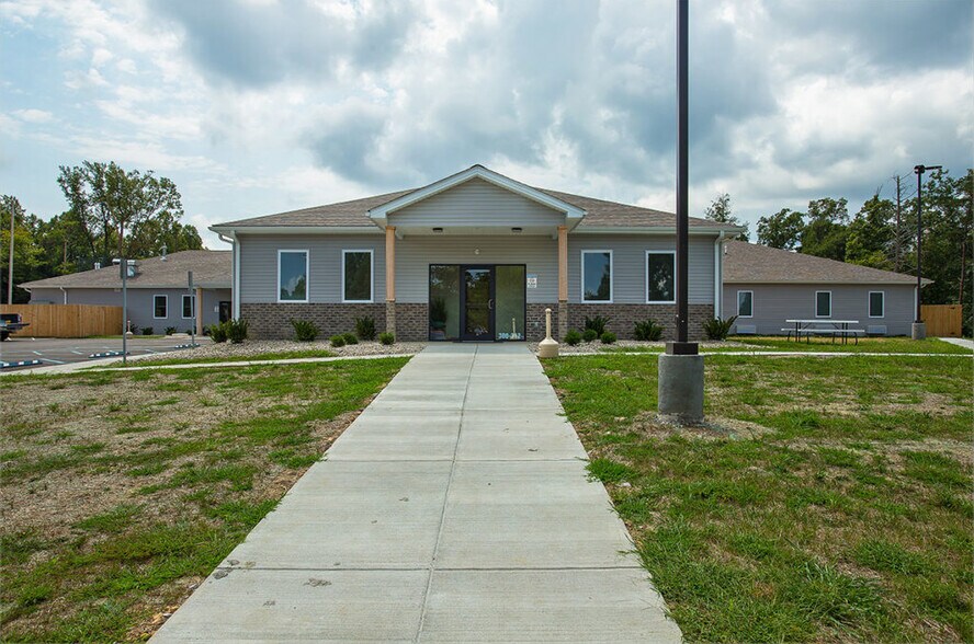 300 Carrera Dr, London, KY à vendre - Photo de l’immeuble – Image 3 sur 9