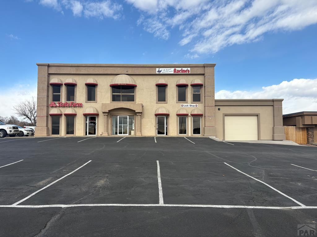 3930 Ridge Dr, Pueblo, CO à louer Photo de l’immeuble– Image 1 sur 23