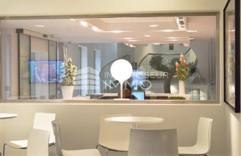 Bureau dans Courbevoie à louer Photo de l’immeuble– Image 1 sur 7
