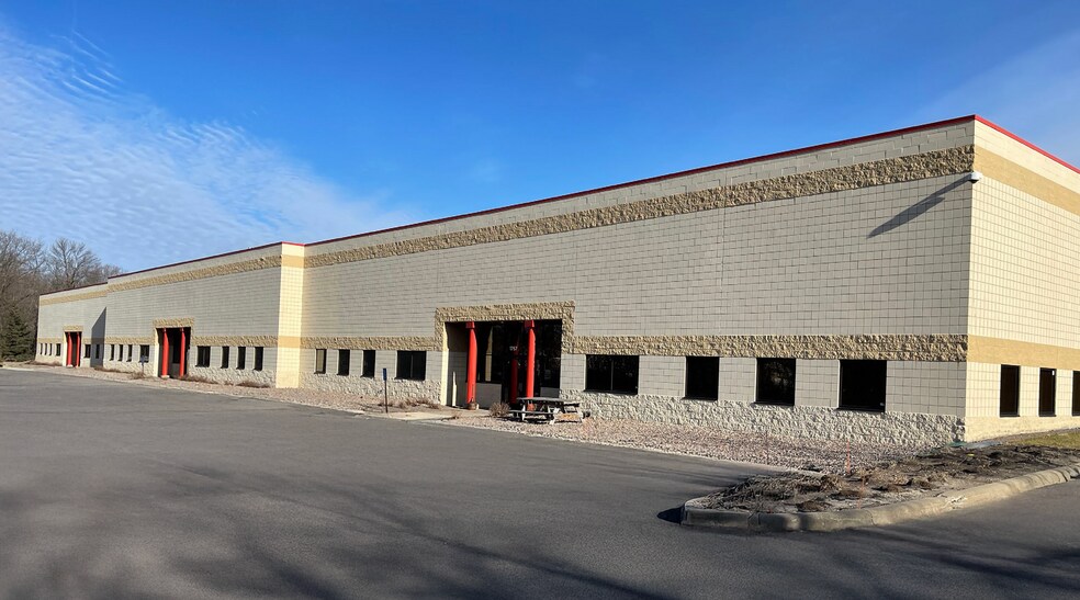 1757-1765 Halgren Rd, Maple Plain, MN à vendre - Photo principale – Image 1 sur 1