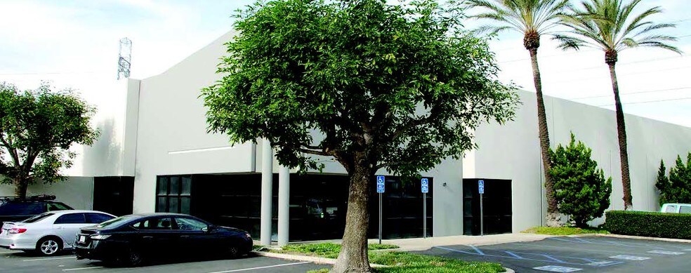 820 Etiwanda Ave, Ontario, CA à louer - Photo principale – Image 1 sur 6