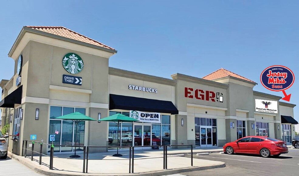 NEC Van Buren Blvd, Riverside, CA à louer - Photo de l’immeuble – Image 1 sur 7