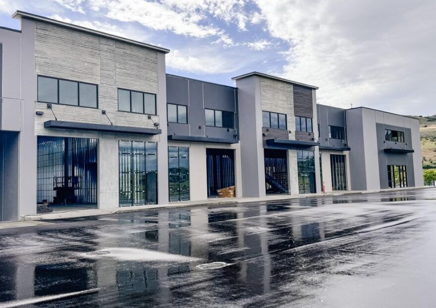 5460 Anderson Way, Vernon, BC à vendre Photo principale– Image 1 sur 1