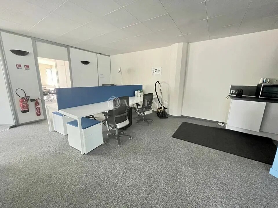 Bureau dans Tremblay-en-France à louer Photo de l’immeuble– Image 1 sur 10