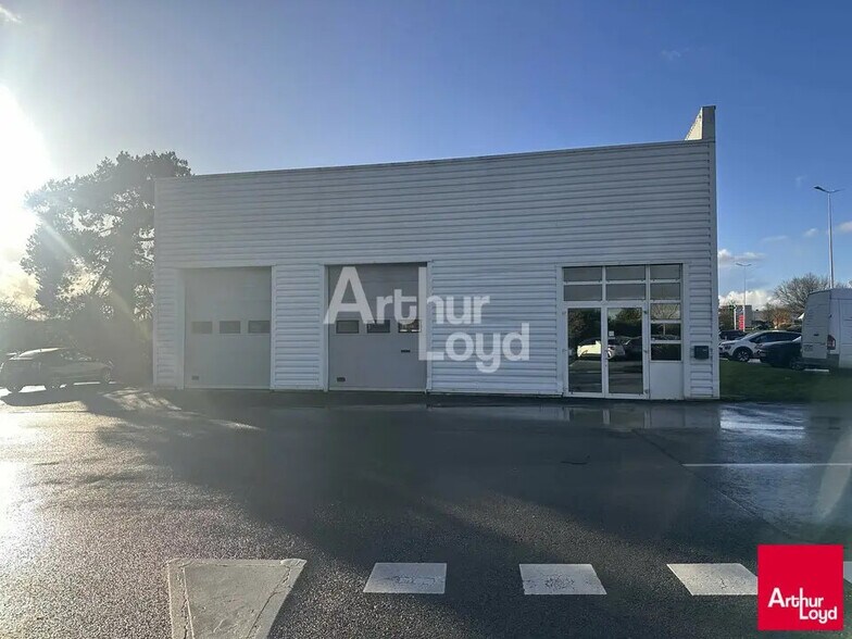 Local d’activités dans Saint-Grégoire à louer - Photo de l’immeuble – Image 3 sur 5