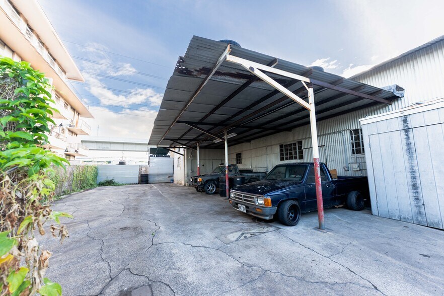 98-391 Kamehameha Hwy, Aiea, HI à vendre - Photo de l’immeuble – Image 3 sur 16