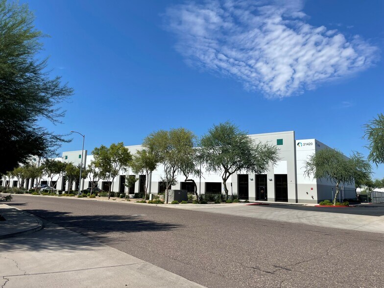 21420 N 15th Ln, Phoenix, AZ à louer - Photo principale – Image 1 sur 3