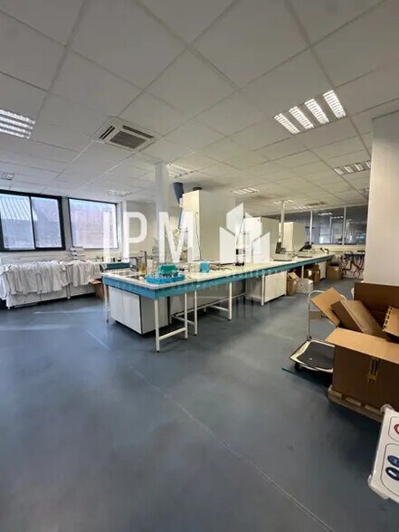 Bureau dans Marseille à louer - Photo de l’immeuble – Image 2 sur 7