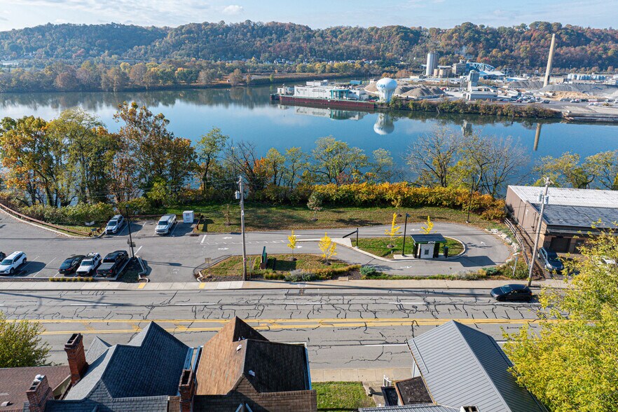 818 Ohio River blvd, Pittsburgh, PA à louer - Photo de l’immeuble – Image 3 sur 10