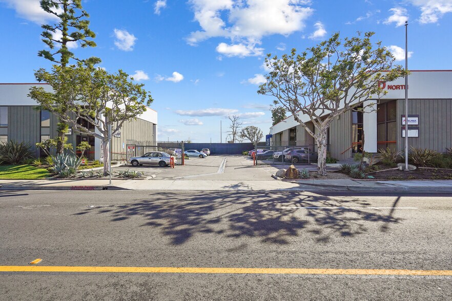 9610-9680 S La Cienega Blvd, Inglewood, CA à louer - Photo de l’immeuble – Image 3 sur 8
