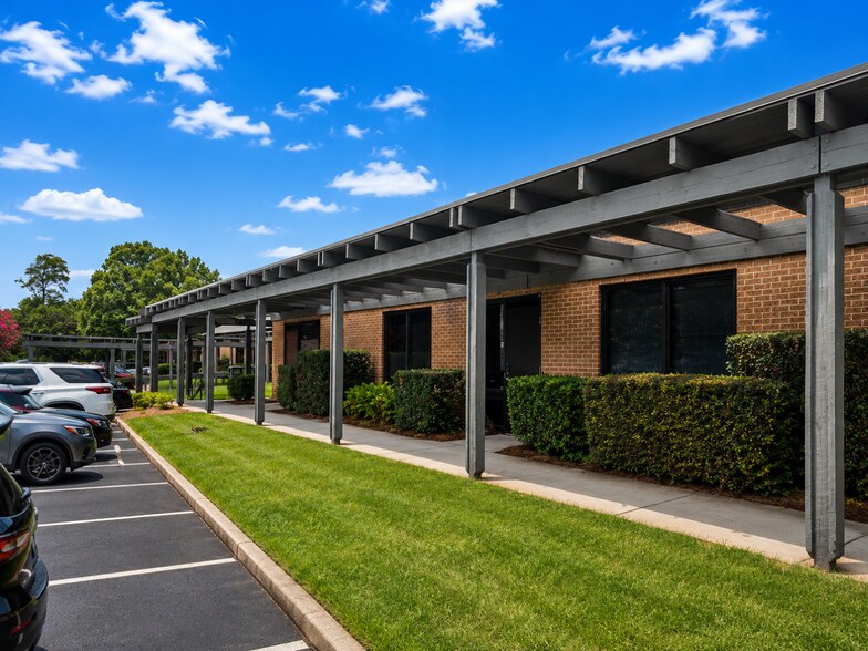 2711 Randolph Rd, Charlotte, NC à vendre - Photo de l’immeuble – Image 3 sur 16