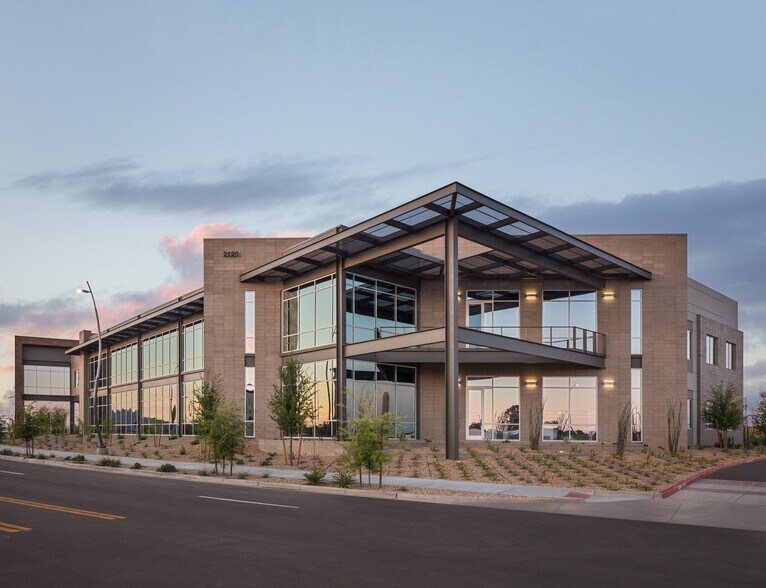 63 S Rockford Dr, Tempe, AZ à louer - Photo de l’immeuble – Image 2 sur 8