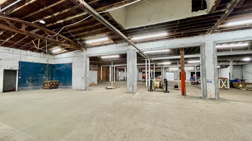 2200 E 89th St, Los Angeles, CA à vendre - Photo de l’immeuble – Image 3 sur 7