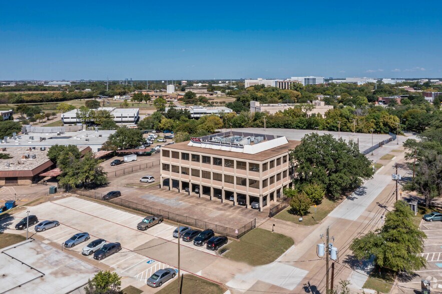 1525 Viceroy Dr, Dallas, TX à vendre - Aérien – Image 2 sur 4