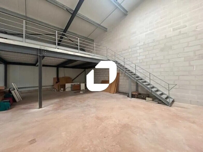 11 Rue De La Richarderie, Marines à louer - Photo de l’immeuble – Image 2 sur 8